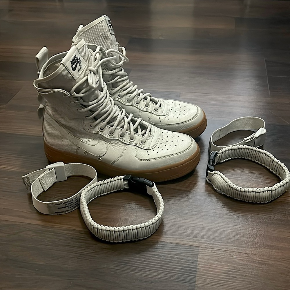 Wmns SF Air Force 1 High 'Light Bone'